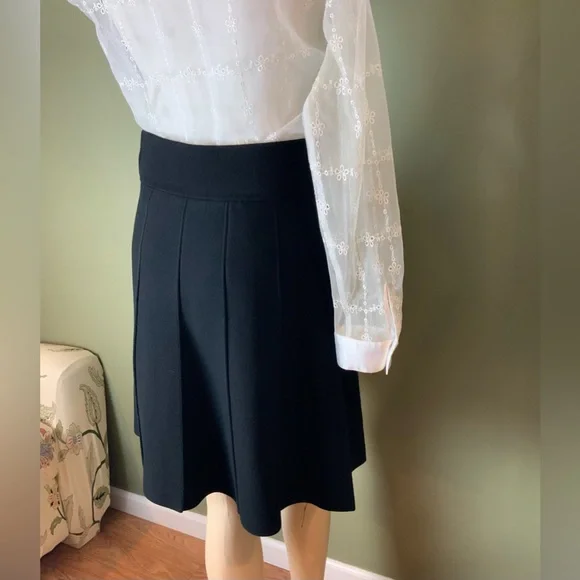 Ann Taylor black mini skirt size xs - Picture 4 of 6